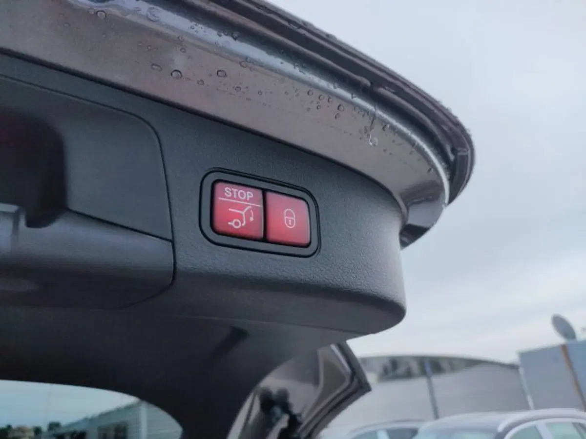 Mercedes-Benz GLA SUV nuova a Teramo (11)