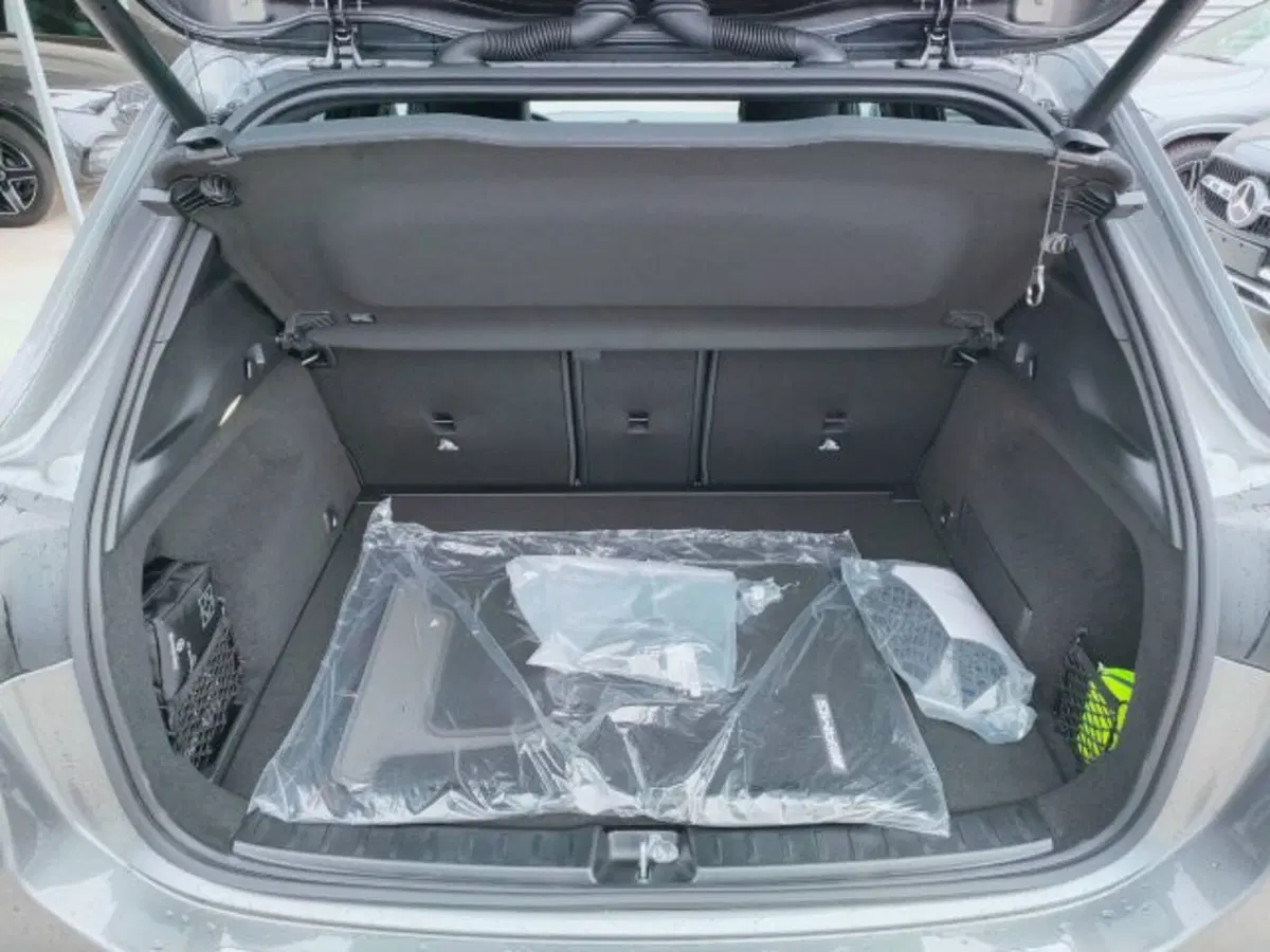 Mercedes-Benz GLA SUV nuova a Teramo (5)