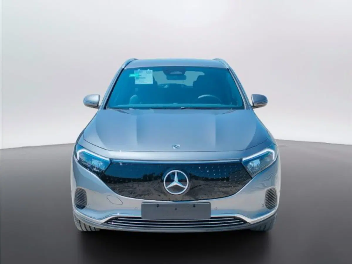 Mercedes-Benz EQA nuova a Teramo (2)
