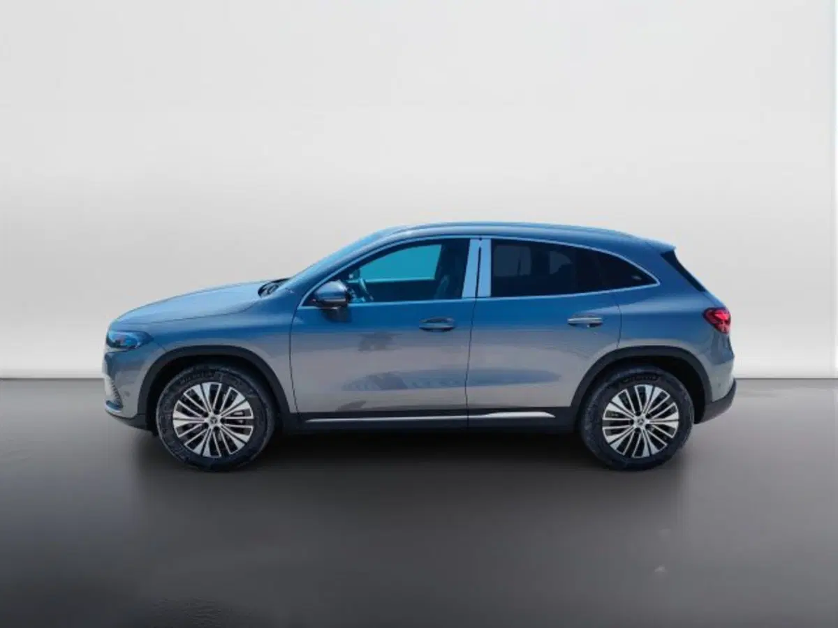 Mercedes-Benz EQA nuova a Teramo (3)