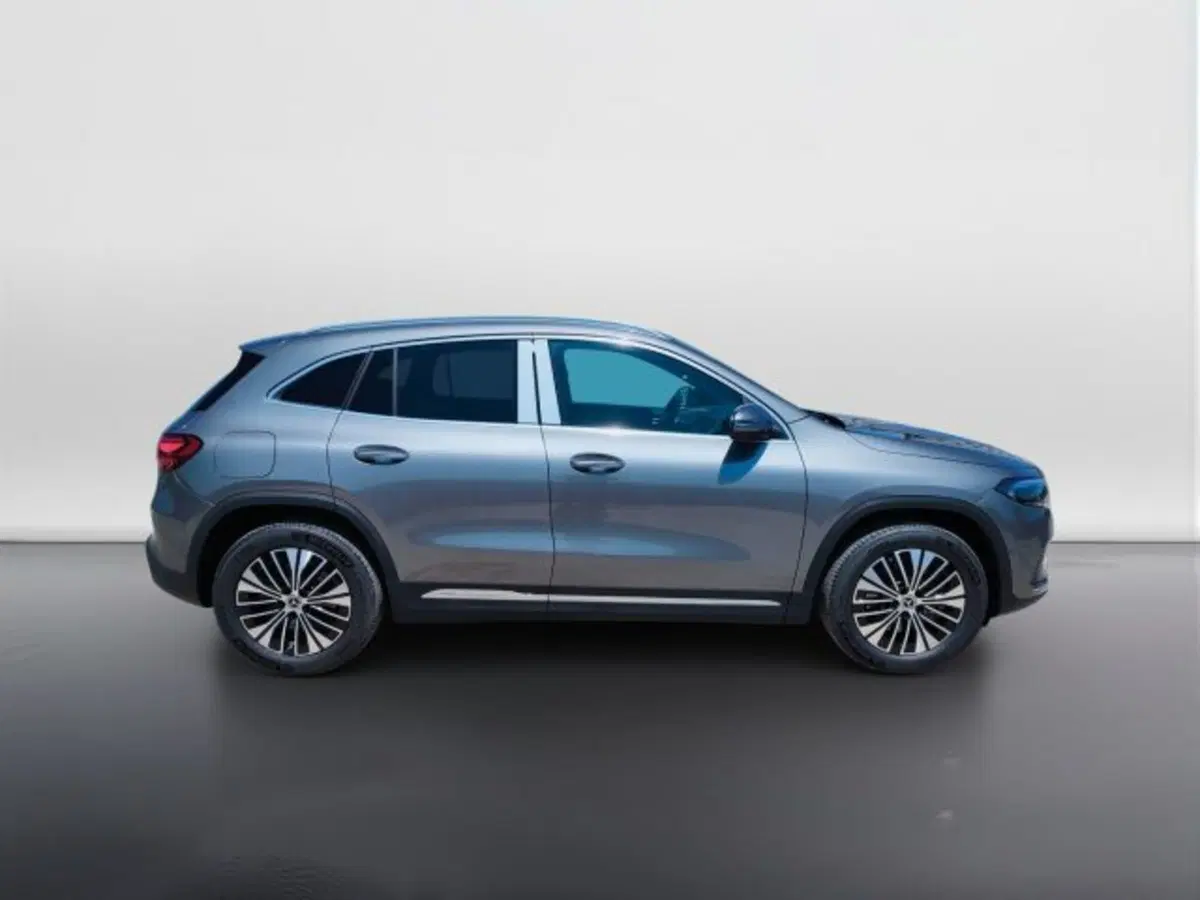 Mercedes-Benz EQA nuova a Teramo (7)