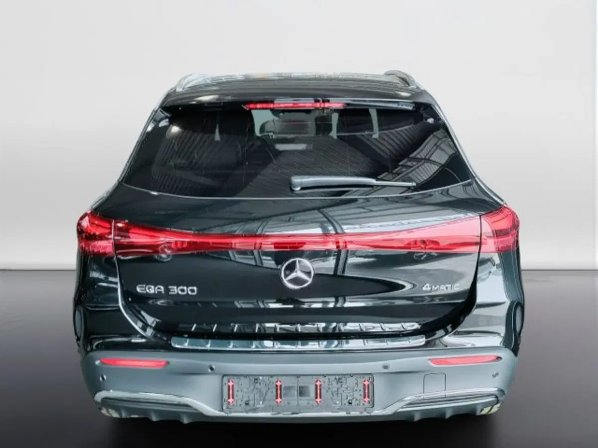 Mercedes-Benz EQA nuova a Teramo (3)