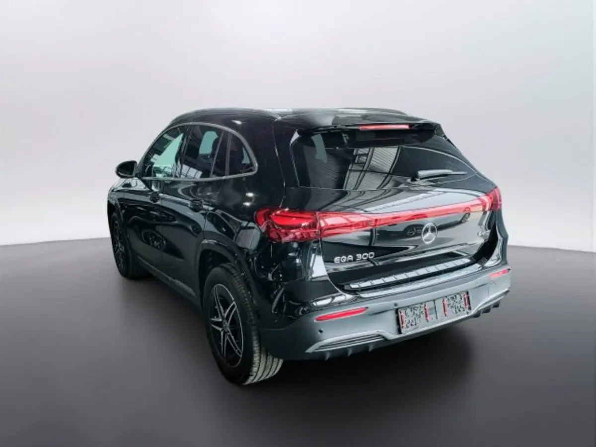 Mercedes-Benz EQA nuova a Teramo (4)