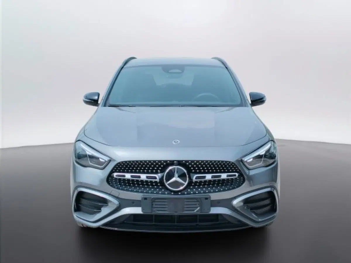Mercedes-Benz GLA SUV nuova a Teramo (2)
