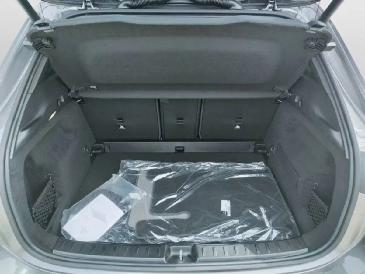 Mercedes-Benz GLA SUV nuova a Teramo (5)