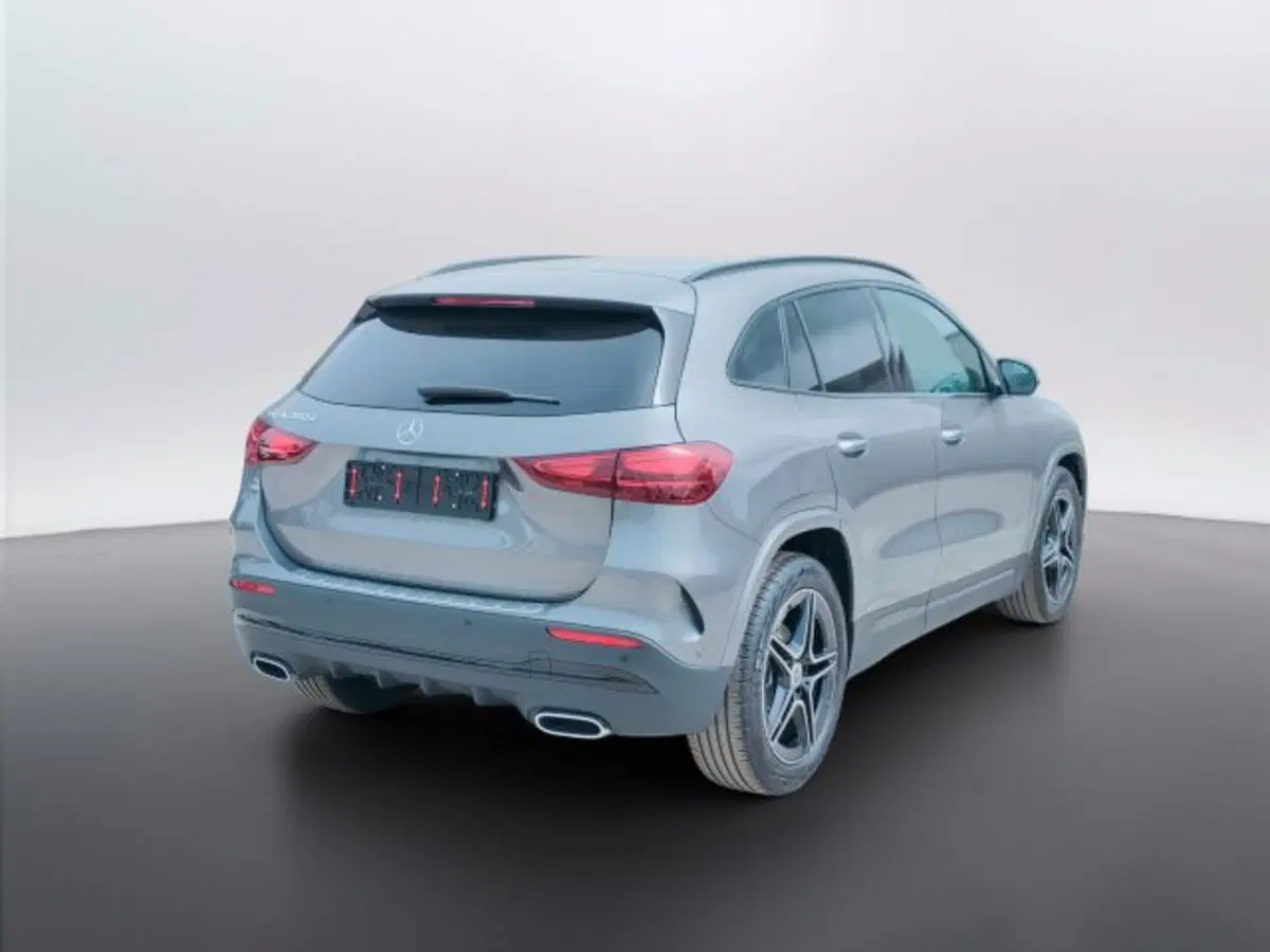 Mercedes-Benz GLA SUV nuova a Teramo (6)