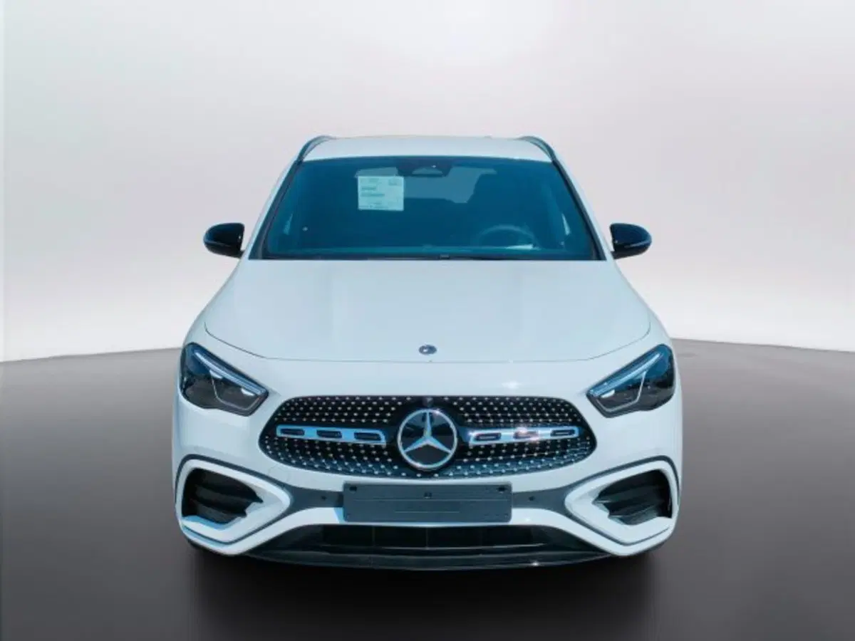 Mercedes-Benz GLA SUV nuova a Teramo (2)