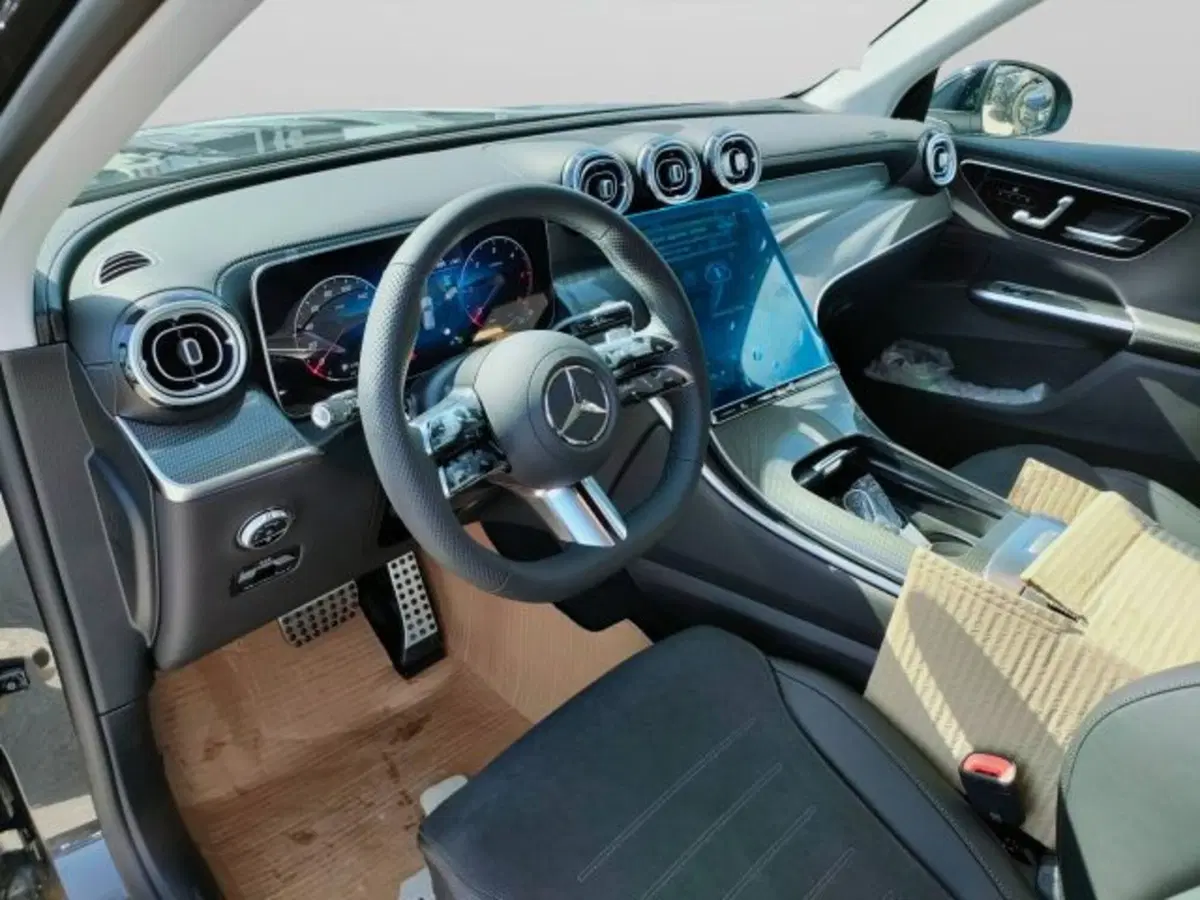 Mercedes-Benz GLC SUV nuova a Teramo (10)