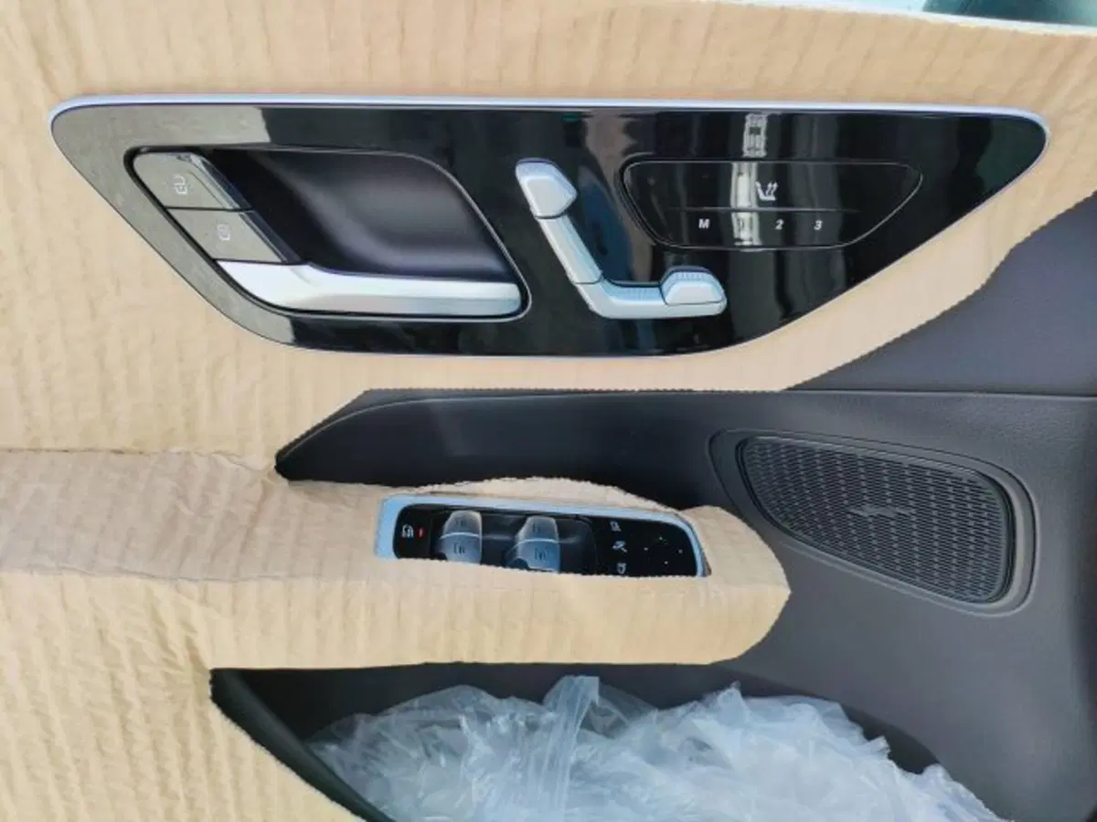 Mercedes-Benz GLC SUV nuova a Teramo (11)