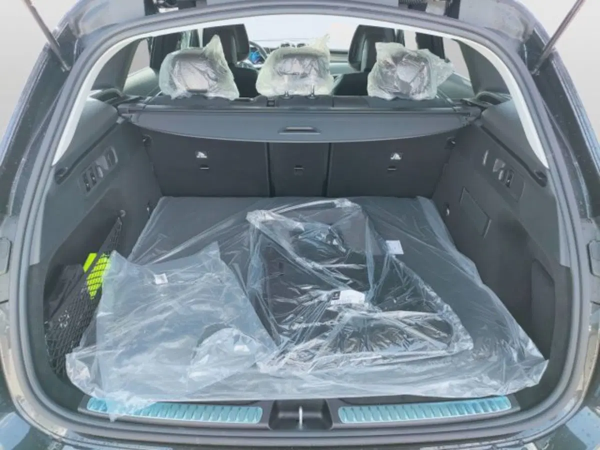 Mercedes-Benz GLC SUV nuova a Teramo (5)