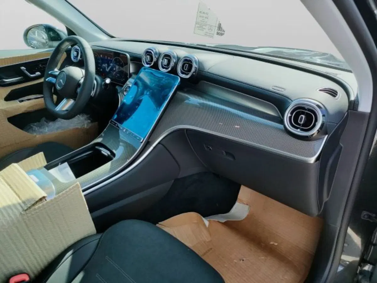 Mercedes-Benz GLC SUV nuova a Teramo (8)