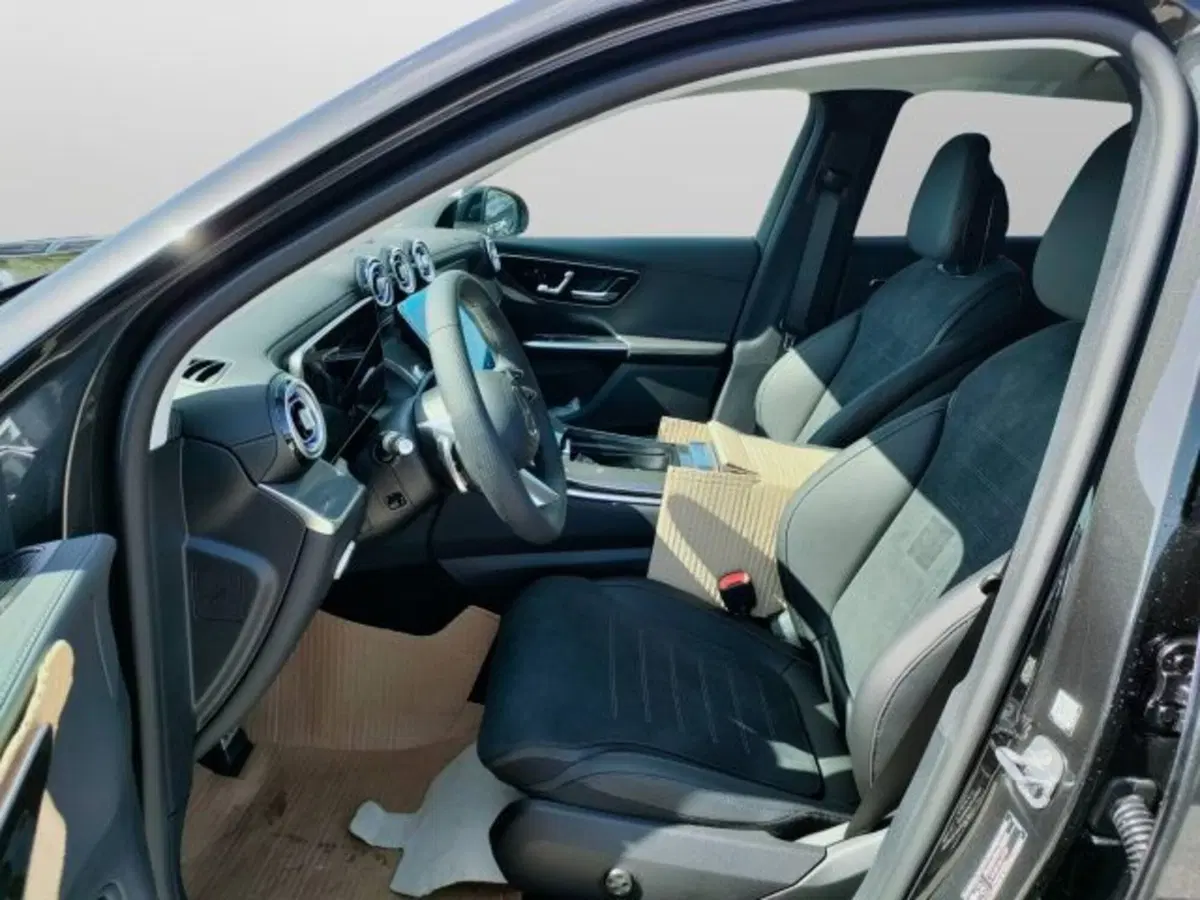 Mercedes-Benz GLC SUV nuova a Teramo (9)