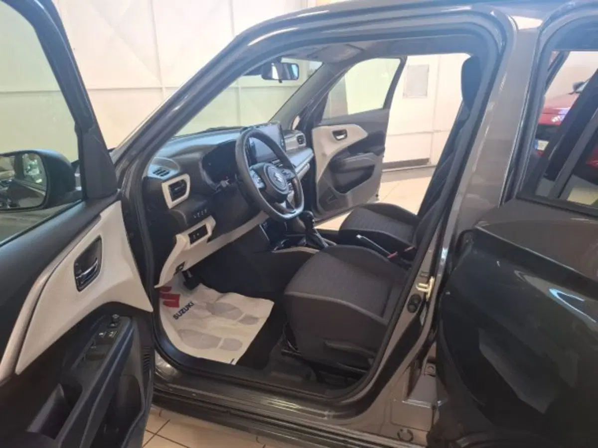 Suzuki Swift nuova a Reggio Emilia (8)