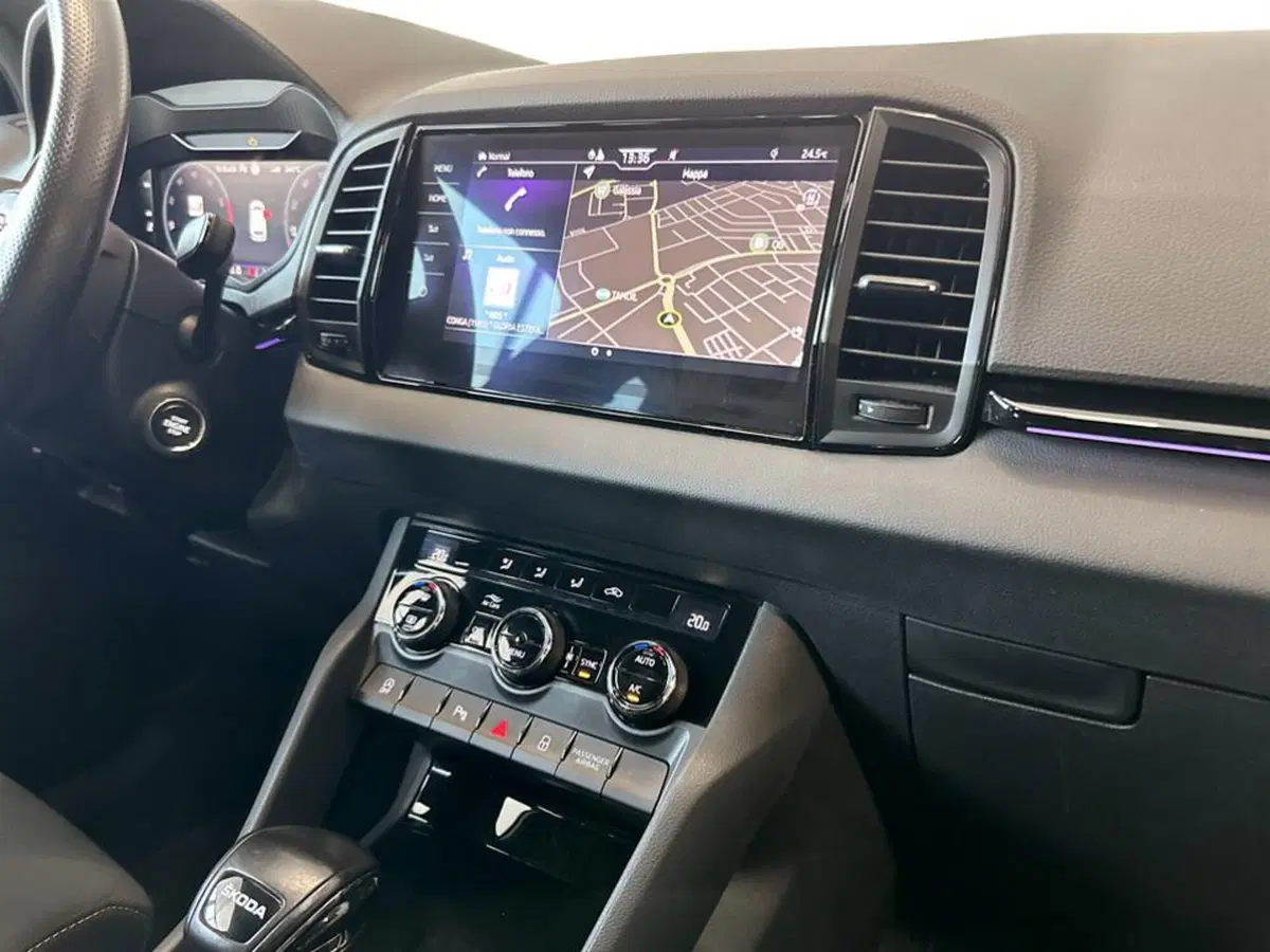 Skoda Karoq usata a Piacenza (13)
