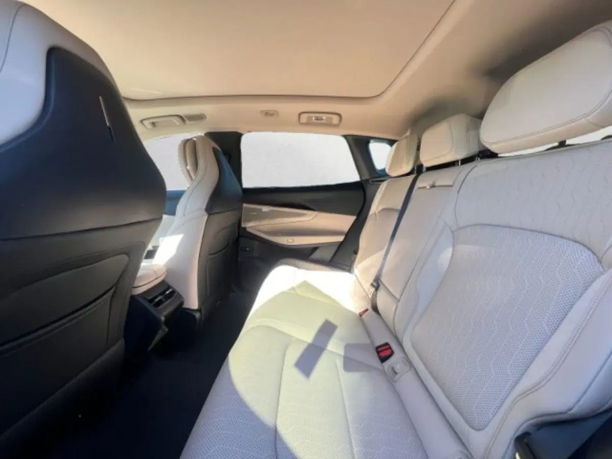 Lynk & Co 08 usata a Udine (7)