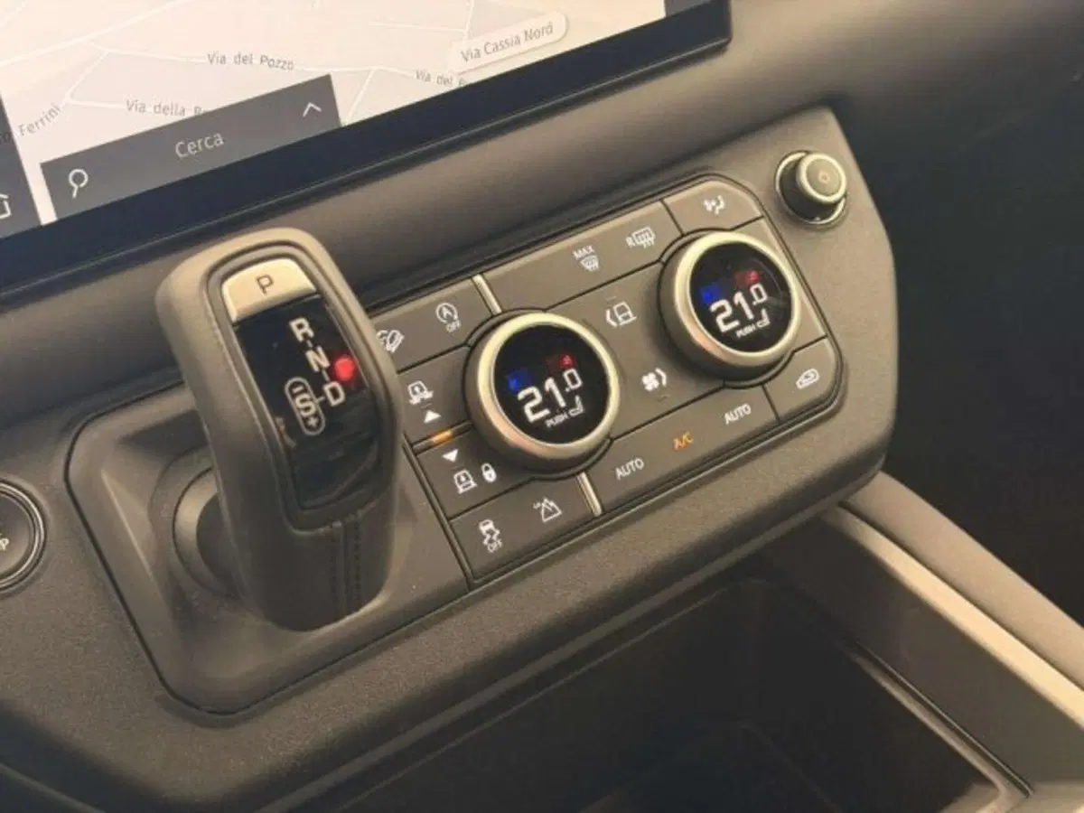 Land Rover Defender usata a Siena (15)