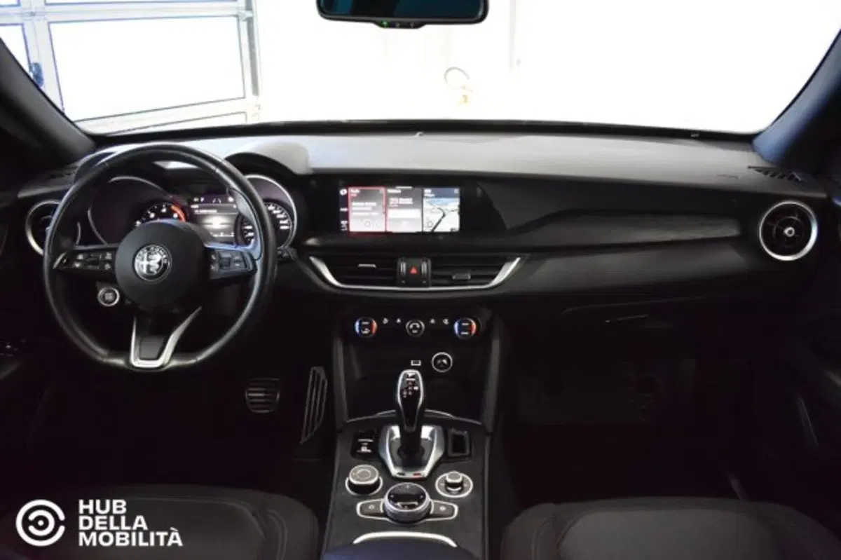 Alfa Romeo Stelvio usata a Perugia (10)