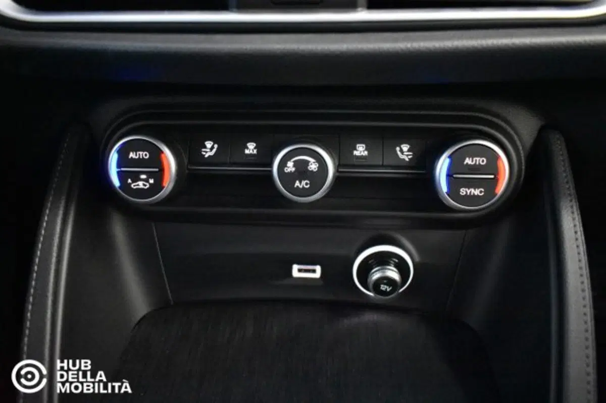 Alfa Romeo Stelvio usata a Perugia (13)