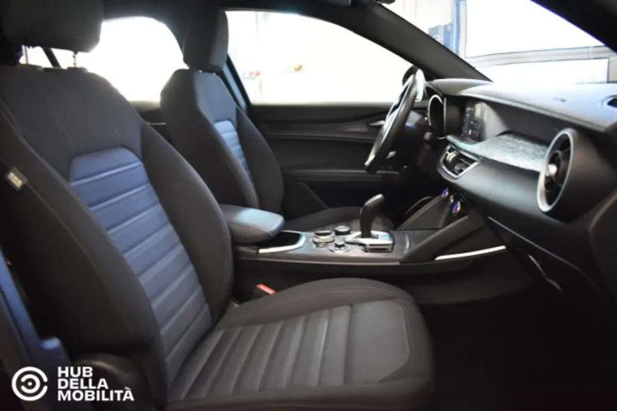 Alfa Romeo Stelvio usata a Perugia (20)