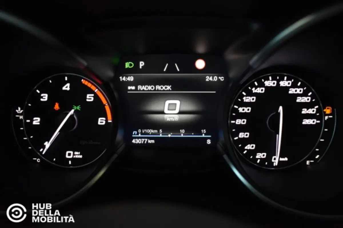 Alfa Romeo Stelvio usata a Perugia (8)