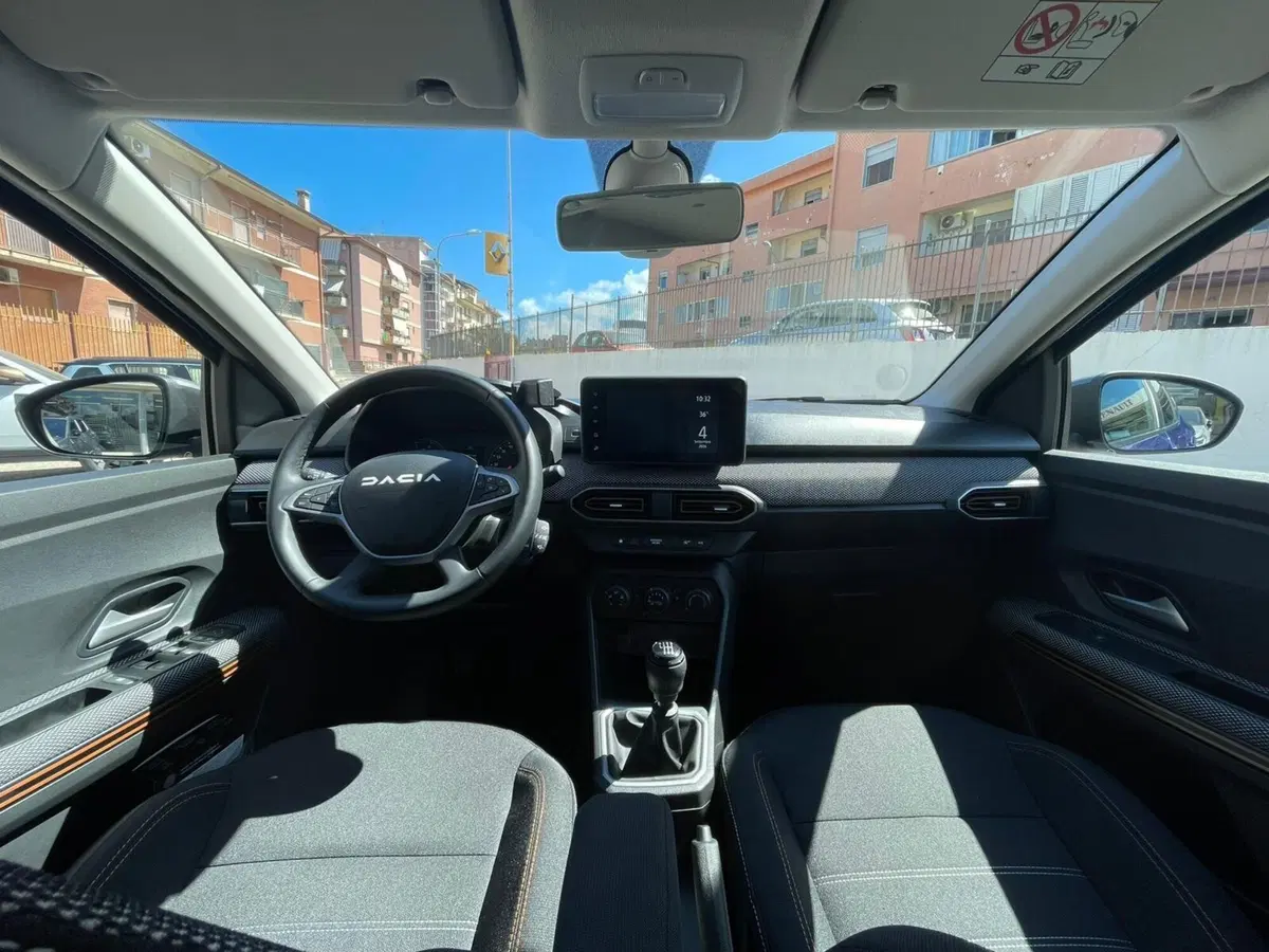 Dacia Sandero usata a Messina (13)