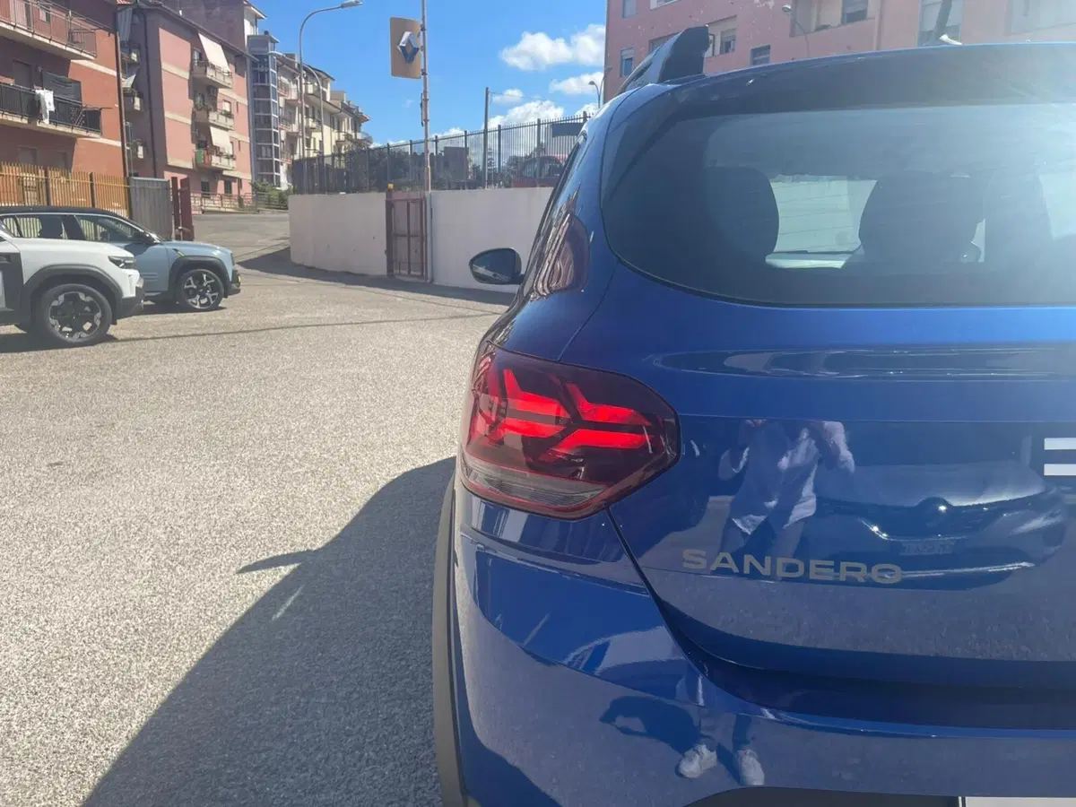 Dacia Sandero usata a Messina (19)