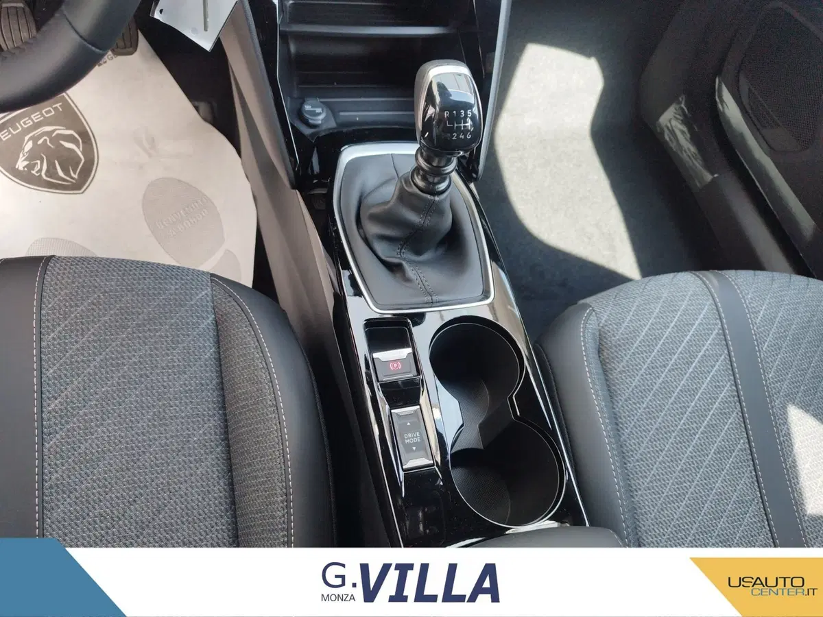 Peugeot 2008 nuova a Monza e Brianza (16)