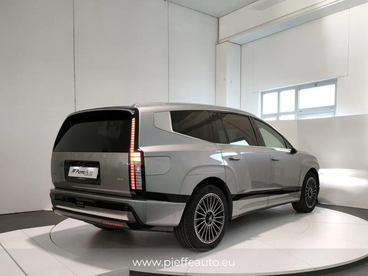 Hyundai Ioniq 9 nuova a L'Aquila (4)