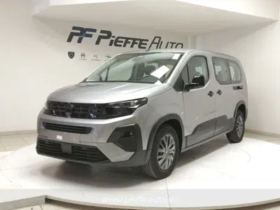 Peugeot Rifter Long 1.5 bluehdi Allure 130cv eat8 nuova a Teramo