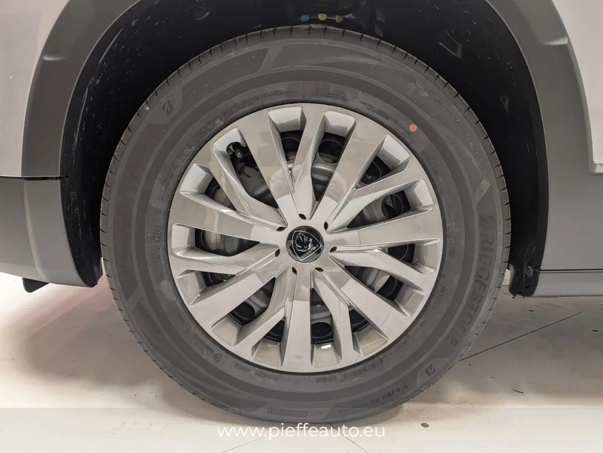 Peugeot Rifter nuova a Teramo (10)