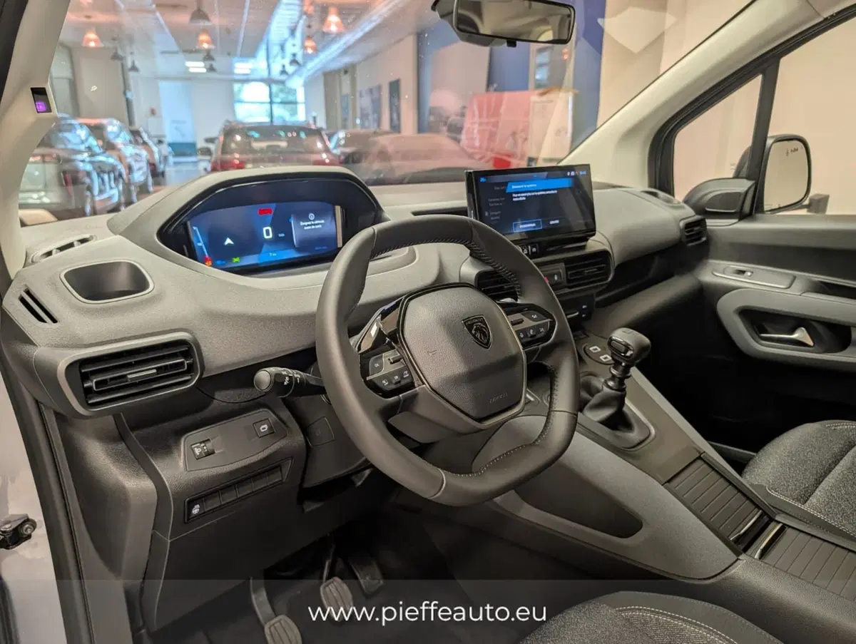 Peugeot Rifter nuova a Teramo (11)