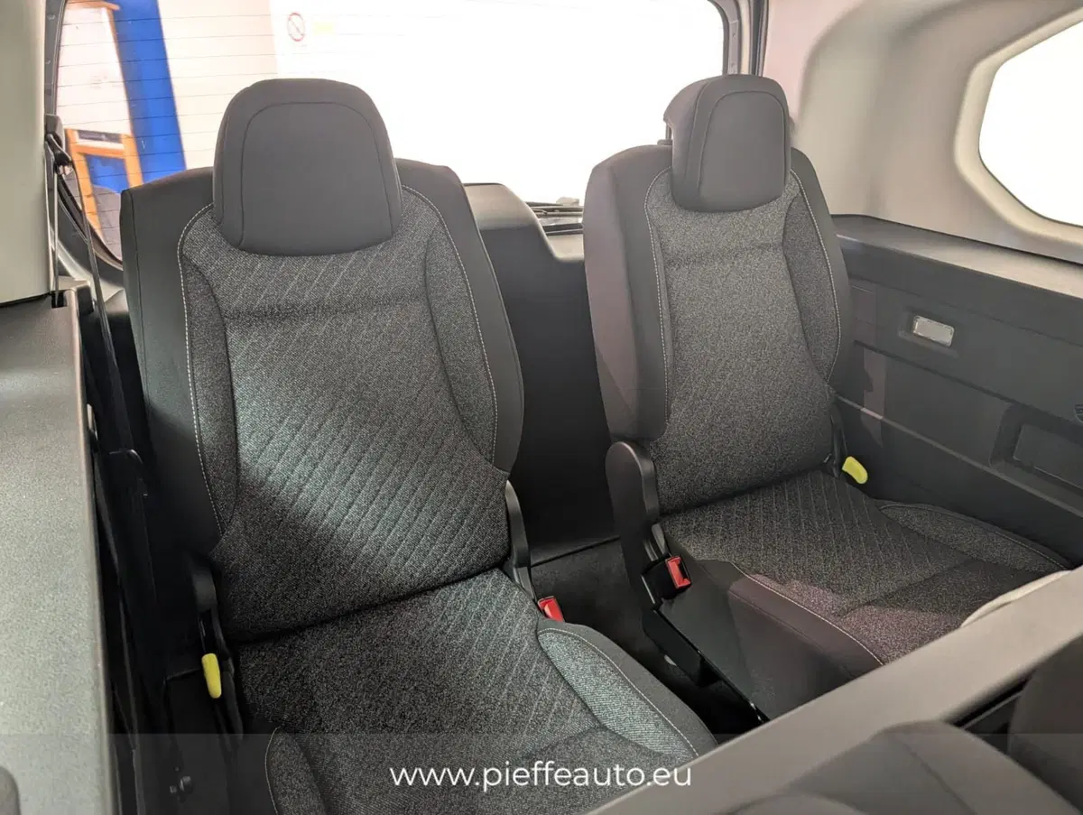 Peugeot Rifter nuova a Teramo (14)
