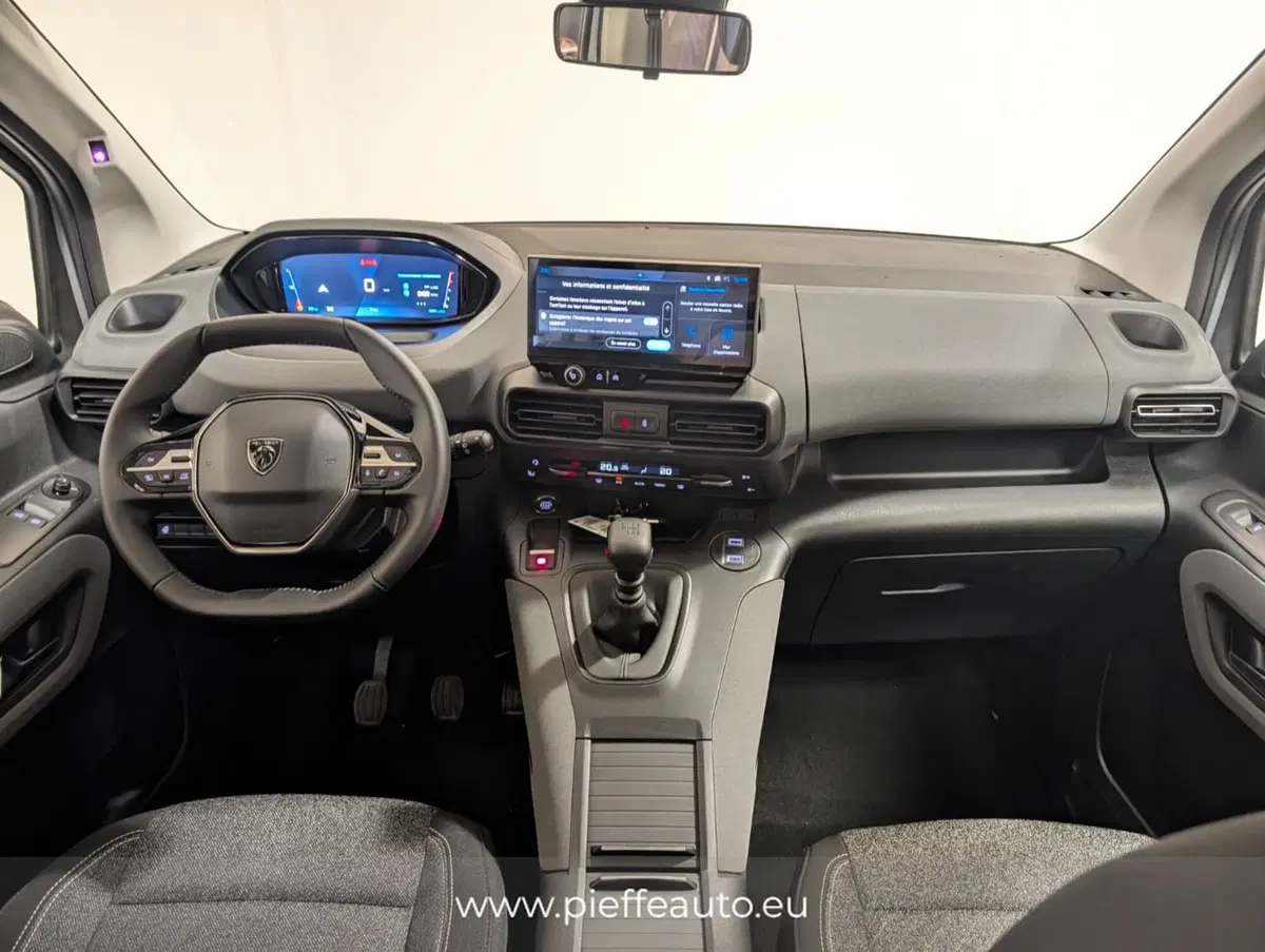 Peugeot Rifter nuova a Teramo (18)