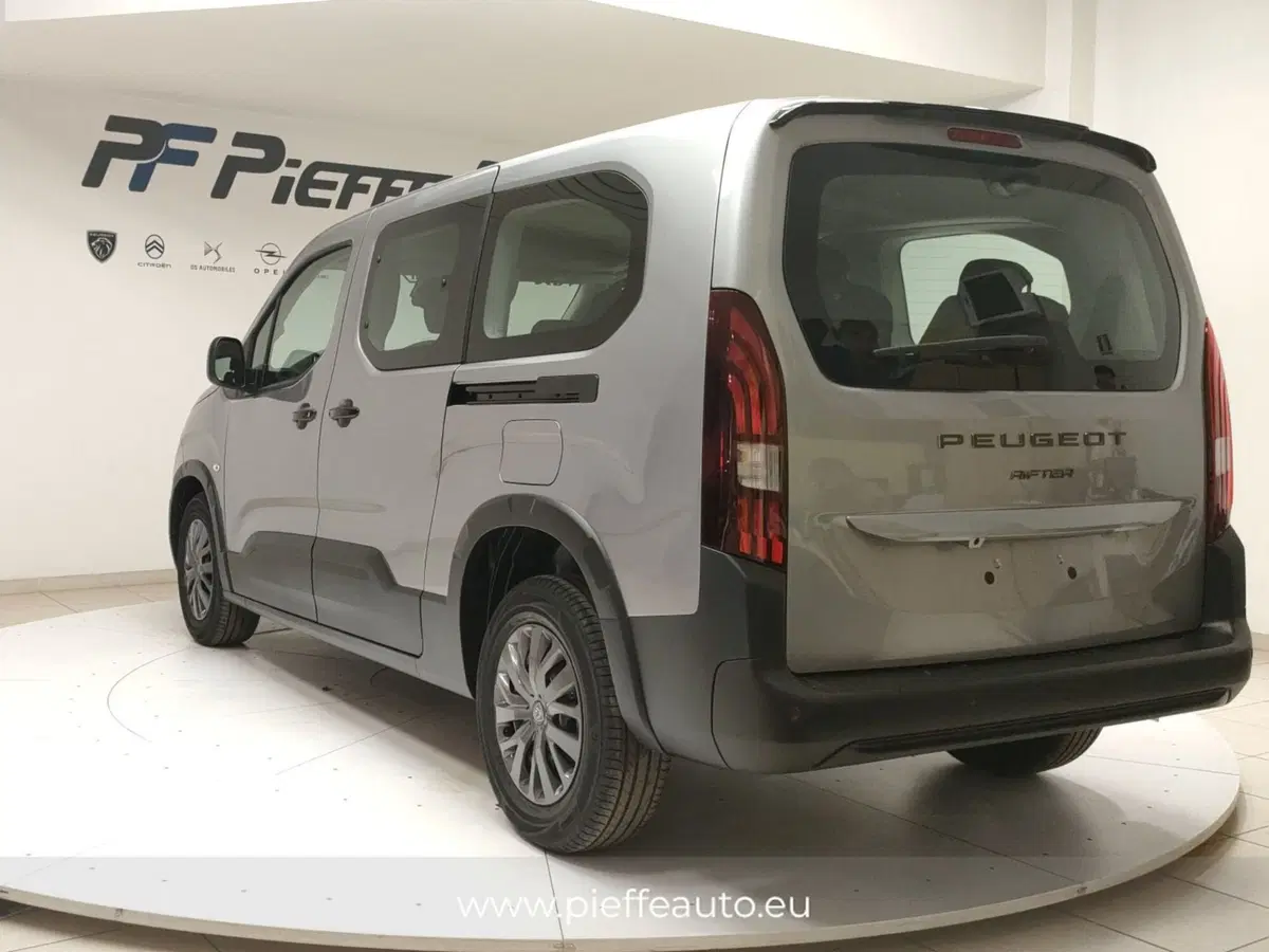 Peugeot Rifter nuova a Teramo (3)