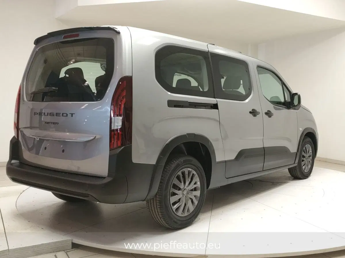 Peugeot Rifter nuova a Teramo (4)