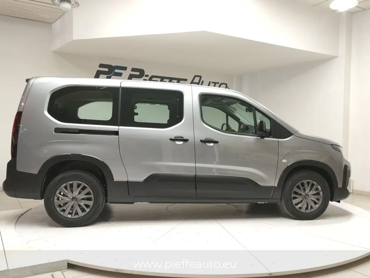 Peugeot Rifter nuova a Teramo (5)