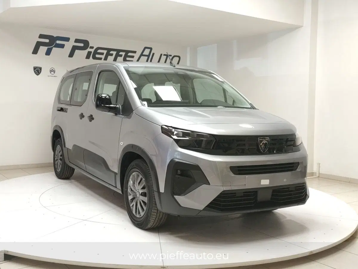 Peugeot Rifter nuova a Teramo (6)