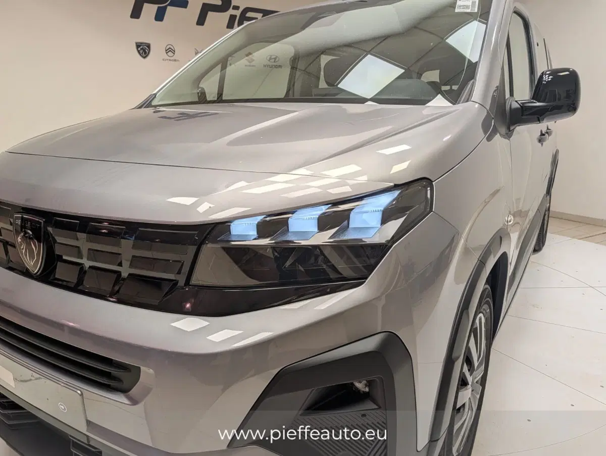 Peugeot Rifter nuova a Teramo (8)