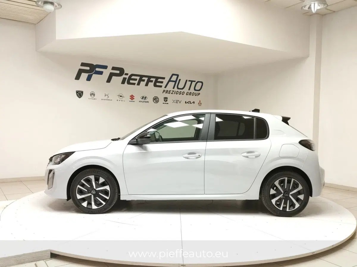 Peugeot 208 nuova a Teramo (2)
