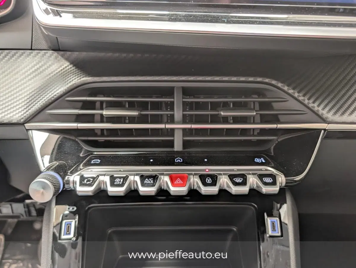 Peugeot 208 nuova a Teramo (20)