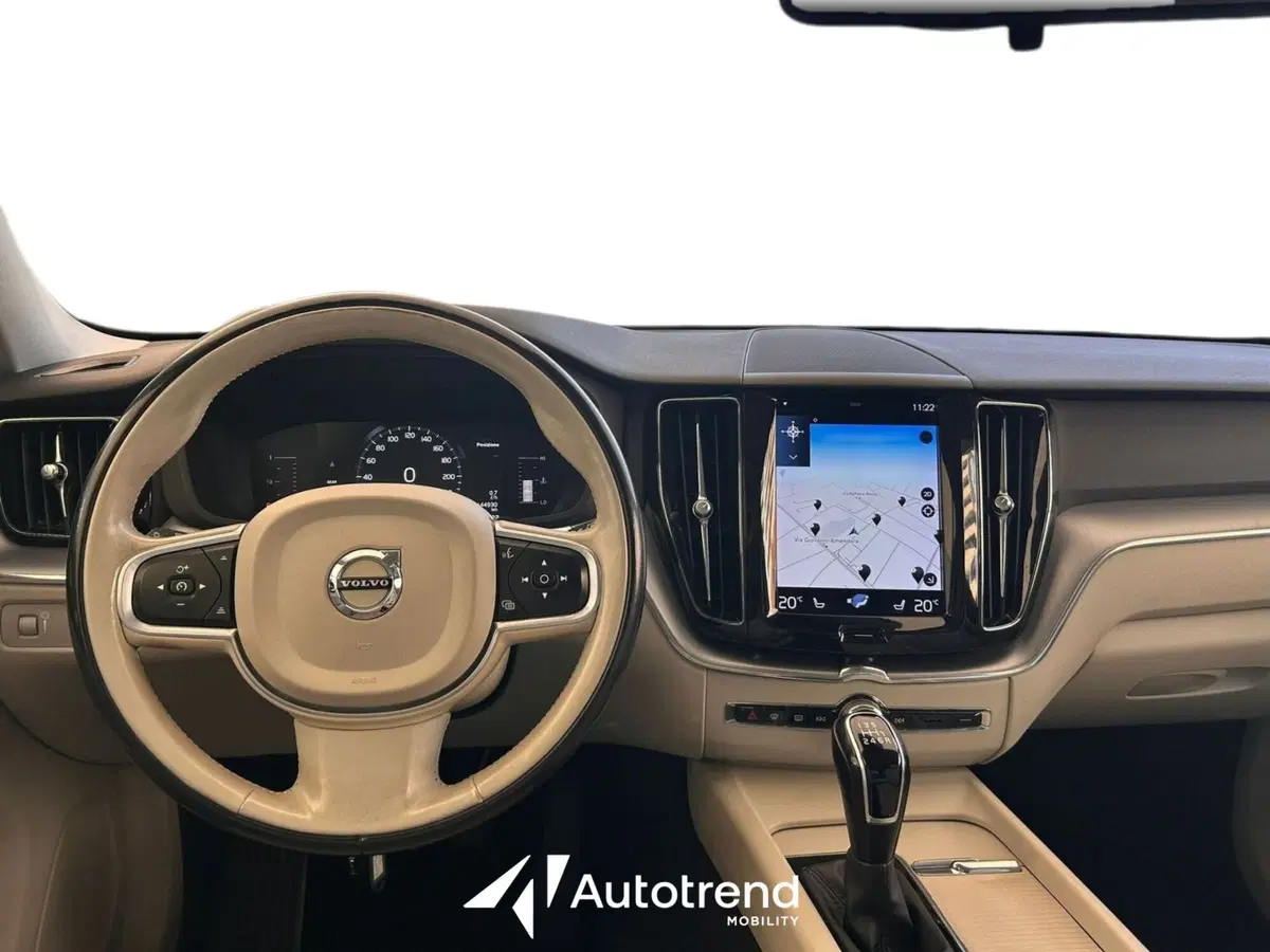 Volvo XC60 usata a Bari (9)