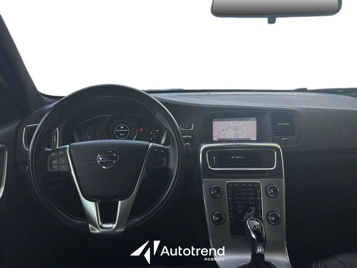 Volvo S60 usata a Bari (9)
