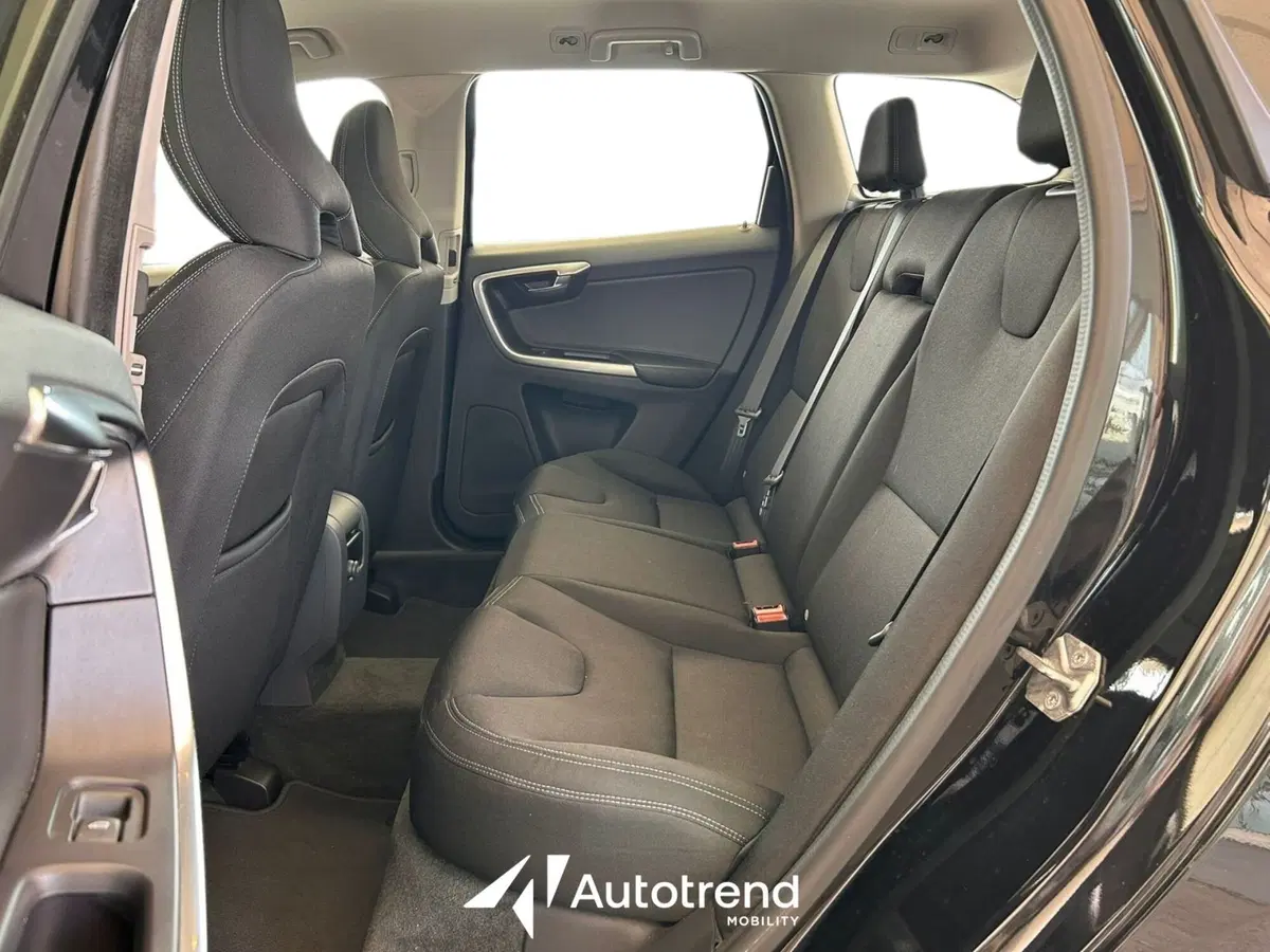 Volvo XC60 usata a Bari (13)