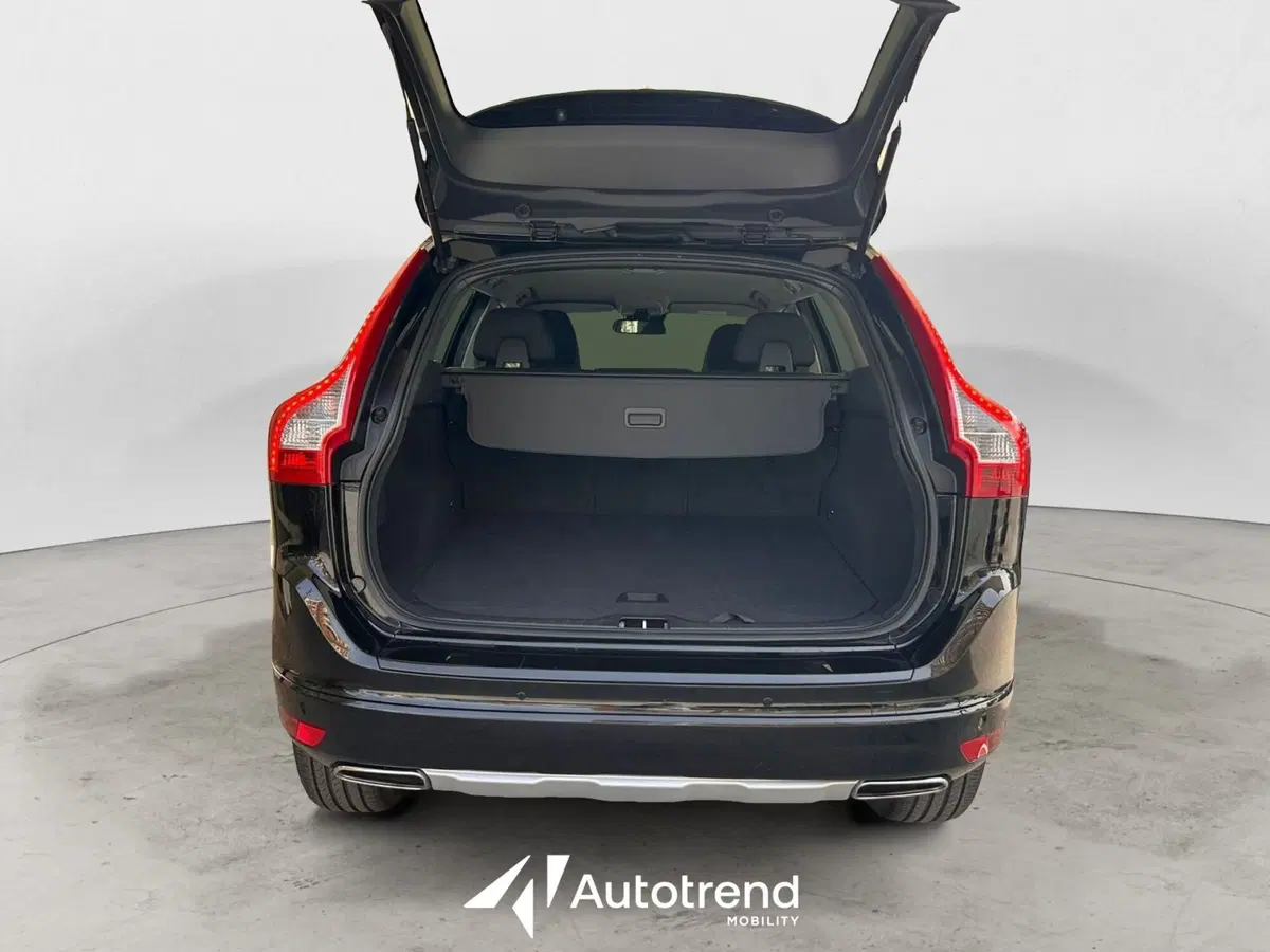Volvo XC60 usata a Bari (15)