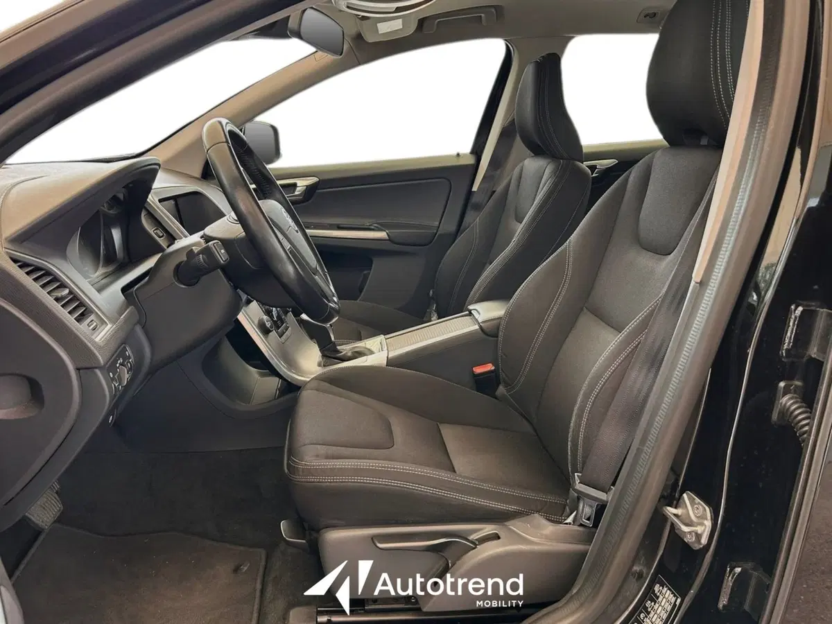 Volvo XC60 usata a Bari (6)
