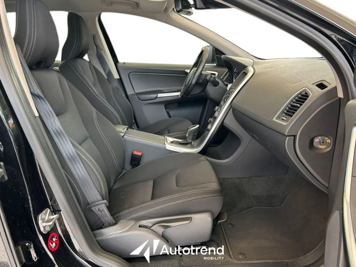 Volvo XC60 usata a Bari (7)