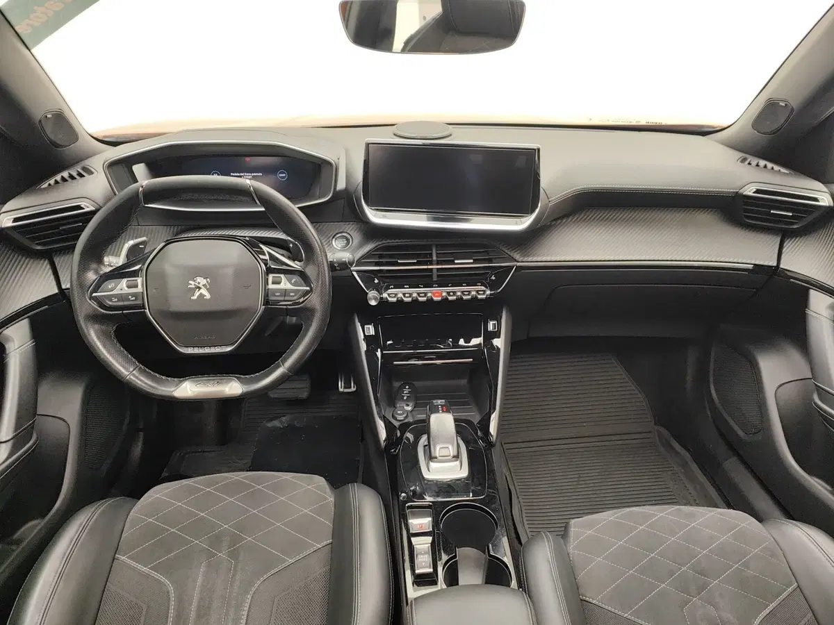 Peugeot 2008 usata a Como (7)