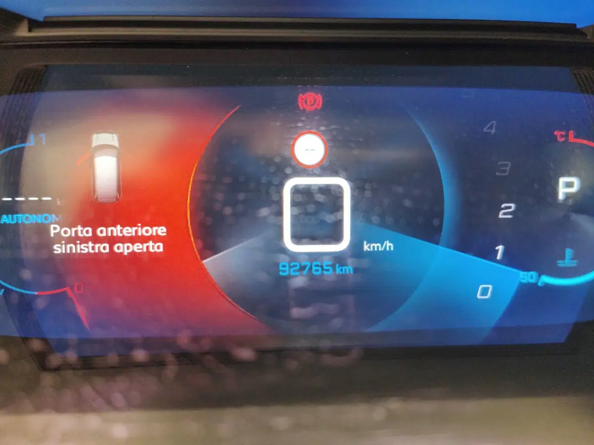 Peugeot 2008 usata a Como (8)