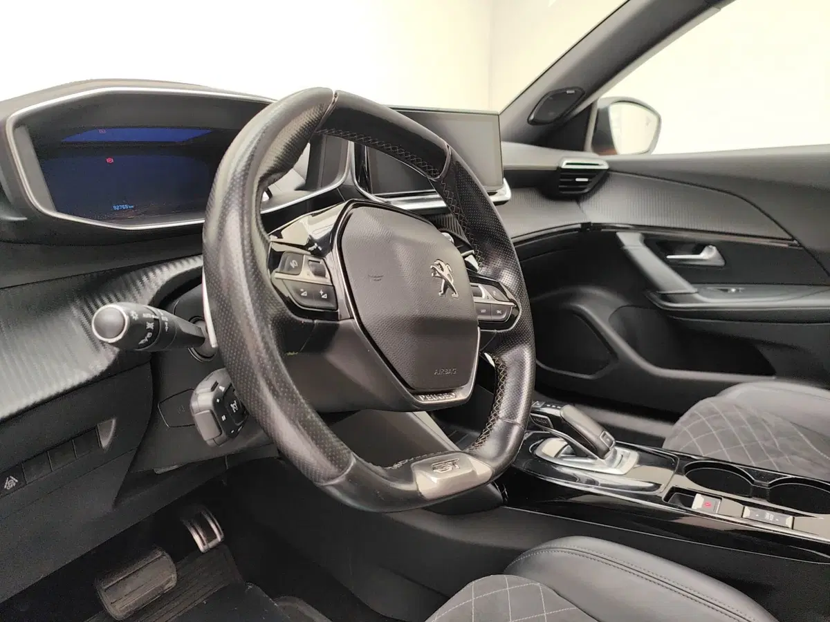 Peugeot 2008 usata a Como (9)