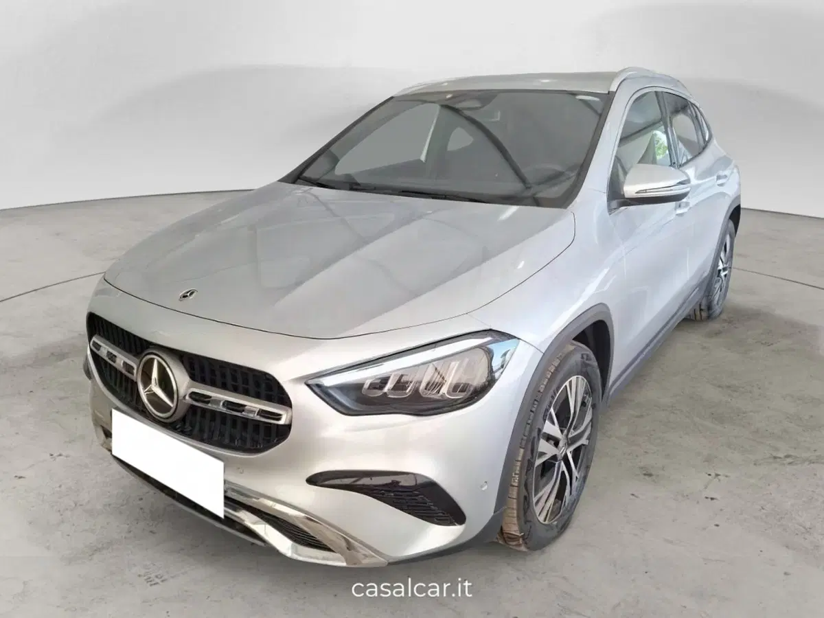 Mercedes-Benz GLA SUV usata a Salerno